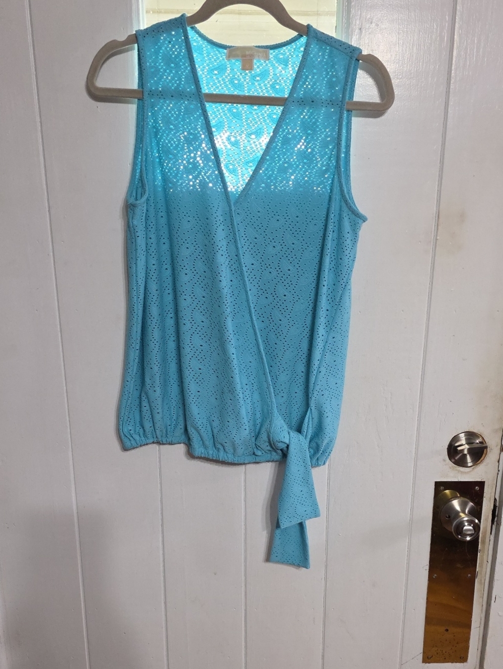 Michael Micharl Kors Womens Blouse Aqua Laser Cutouts Faux Wrap Comfort Sz M EUC